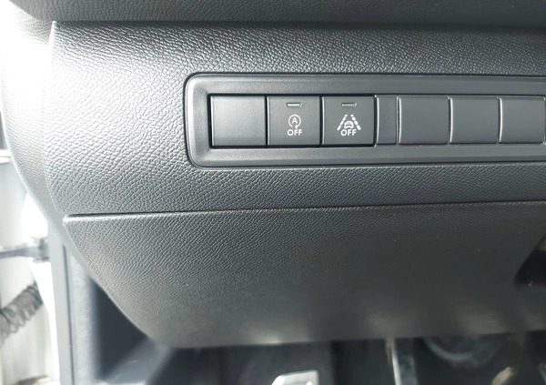 Peugeot 308 cena 43800 przebieg: 121000, rok produkcji 2017 z Góra małe 154